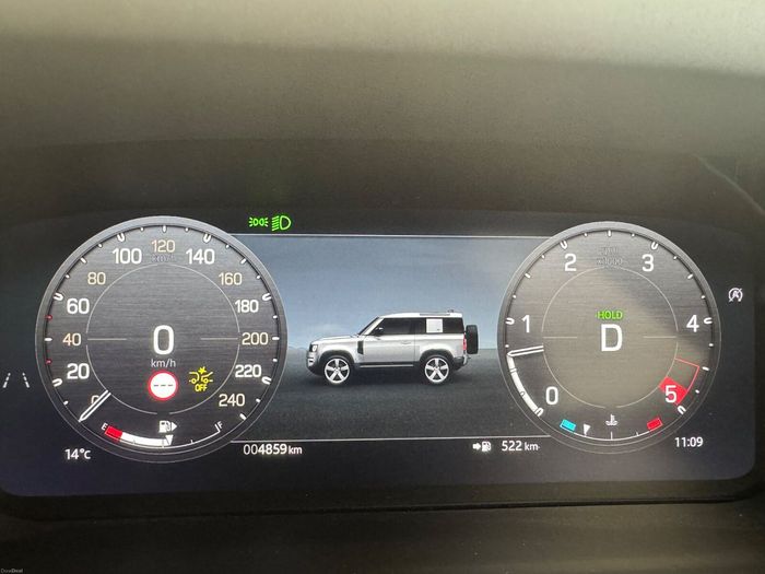 Land Rover Defender 2026