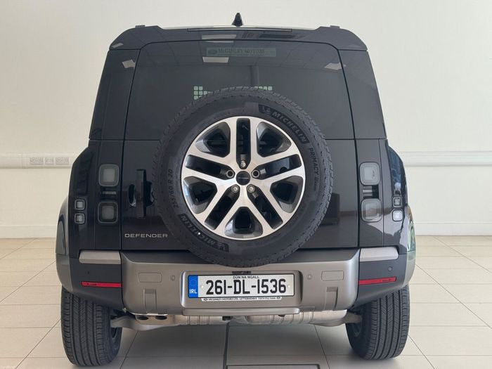Land Rover Defender 2026