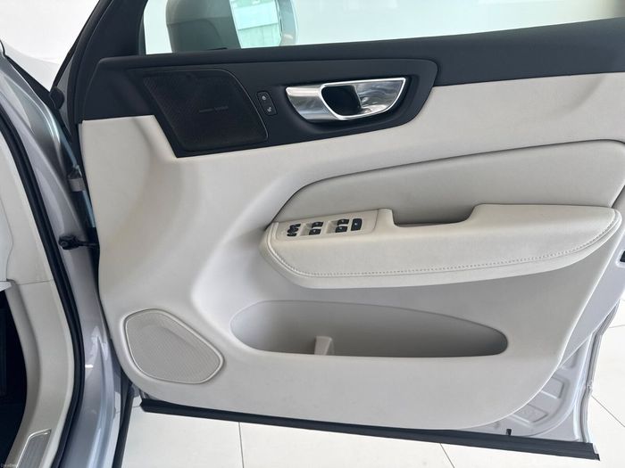 Volvo XC60 2022