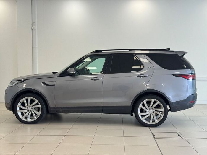 Land Rover Discovery 2023