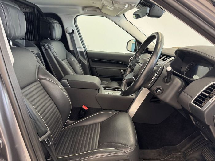 Land Rover Discovery 2023