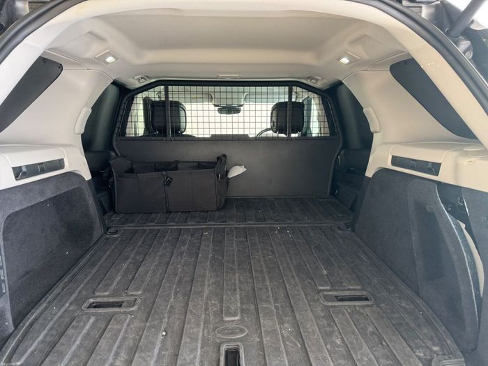 Land Rover Discovery 2023
