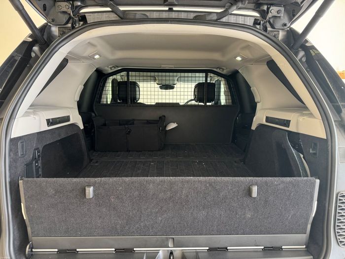 Land Rover Discovery 2023