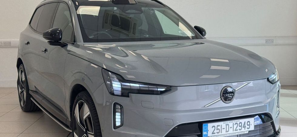 Volvo EX90 2025