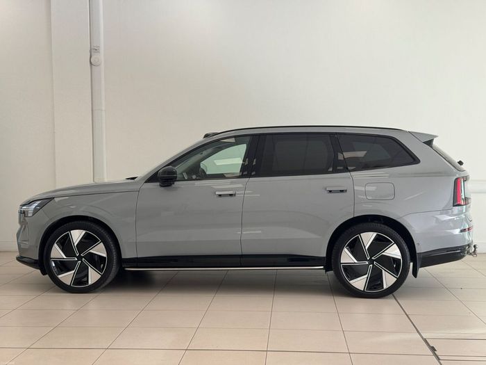 Volvo EX90 2025