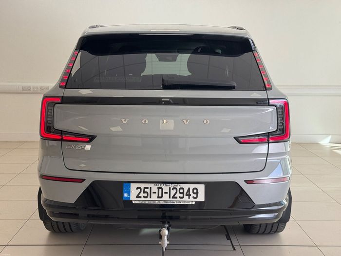 Volvo EX90 2025
