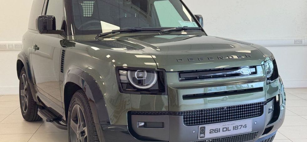 Land Rover Defender 2026