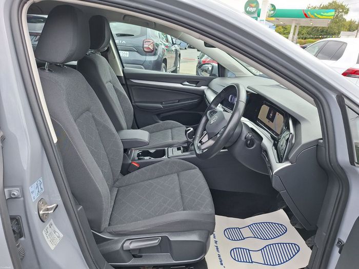 Volkswagen Golf 2024