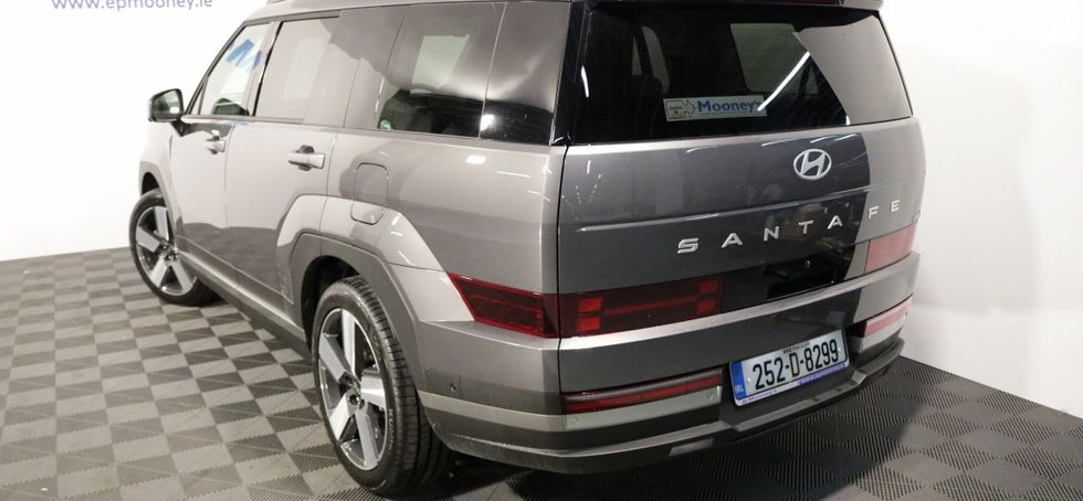 Hyundai Santa Fe 2025