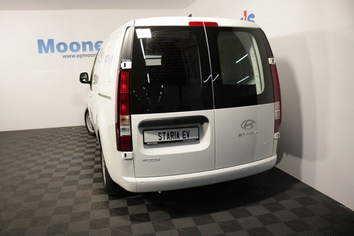 Hyundai Staria 2027
