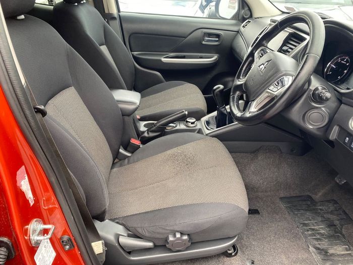 Mitsubishi L 200 2020