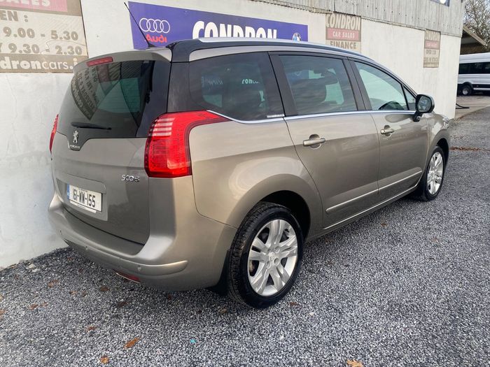 Peugeot 5008 2016
