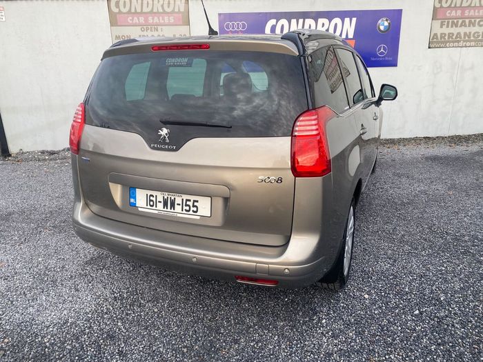 Peugeot 5008 2016