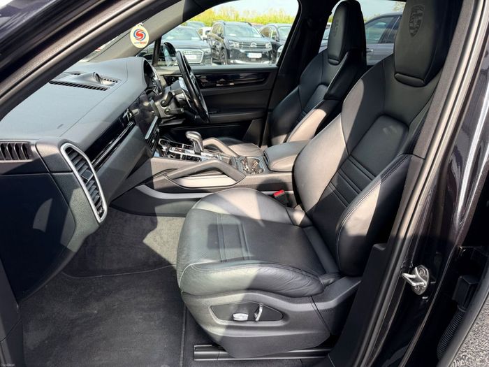 Porsche Cayenne 2020
