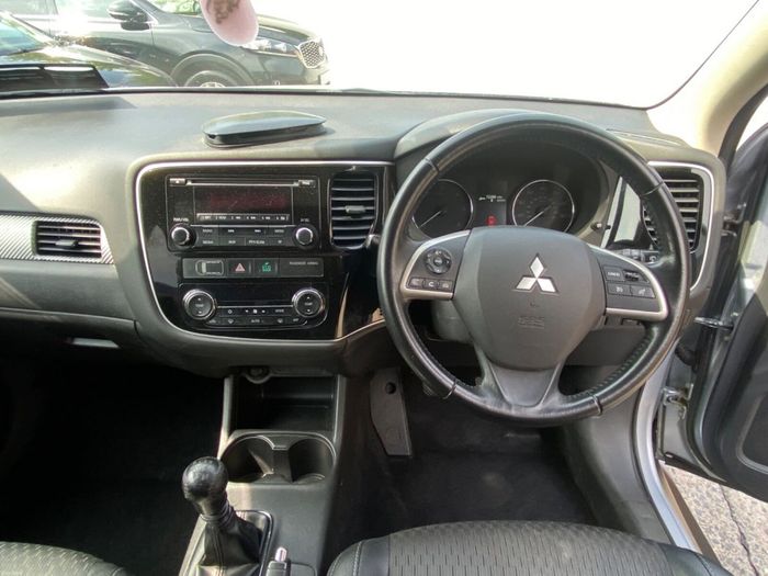 Mitsubishi Outlander 2015