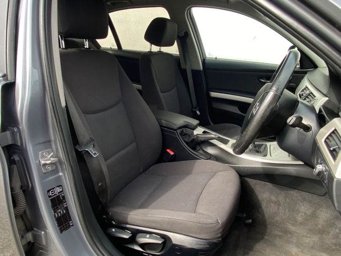 BMW 3 Series 2011