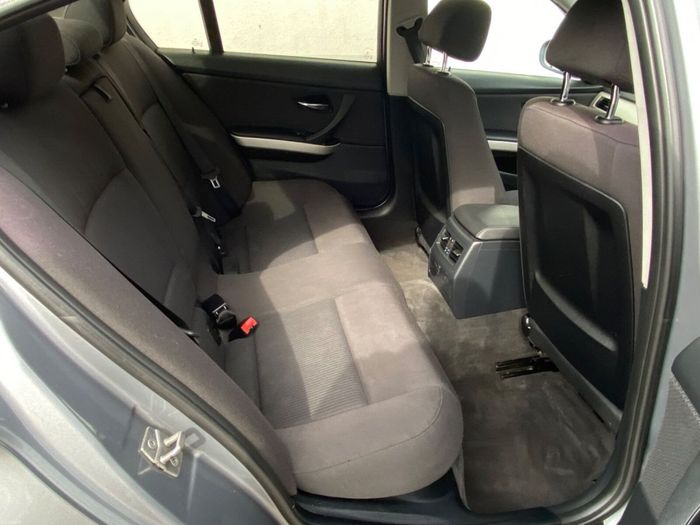 BMW 3 Series 2011