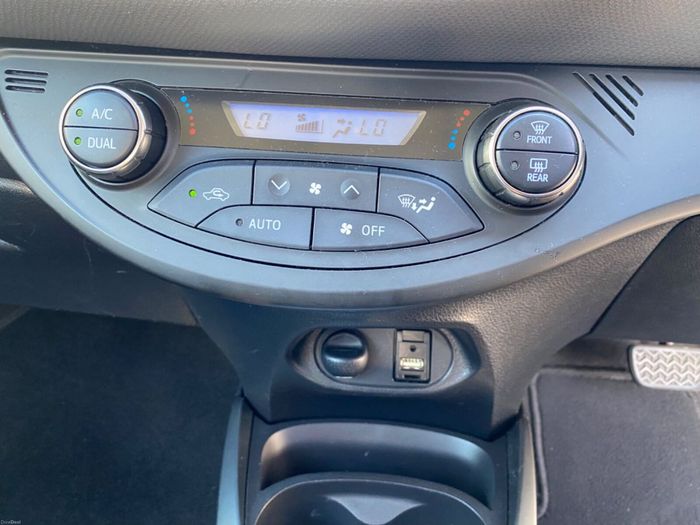 Toyota Yaris 2015