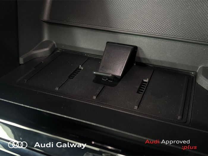 Audi Q6 e-tron 2025