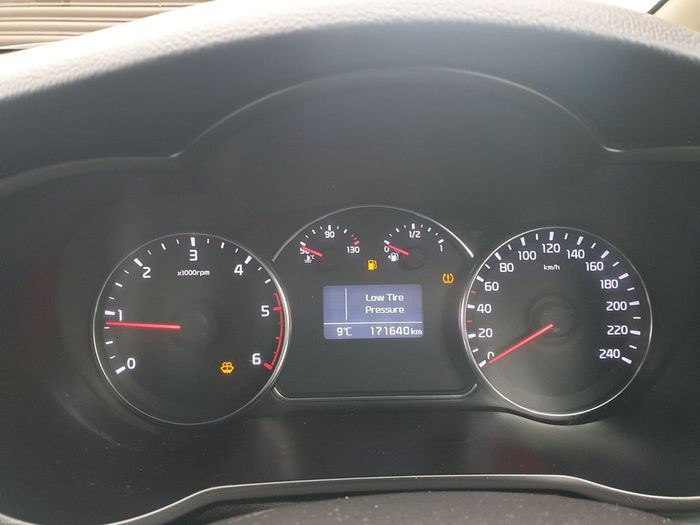 Kia Carens 2016
