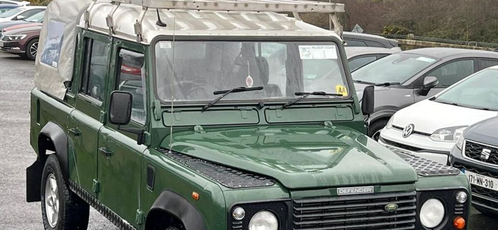 Land Rover Defender 2002