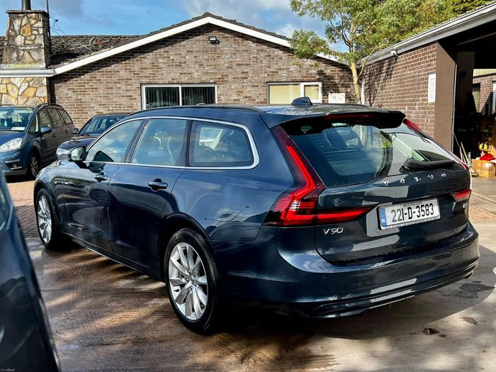 Volvo V90 2022