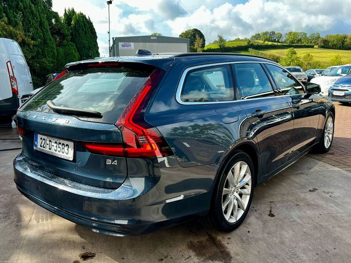 Volvo V90 2022