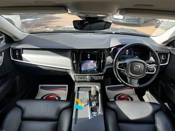 Volvo V90 2022