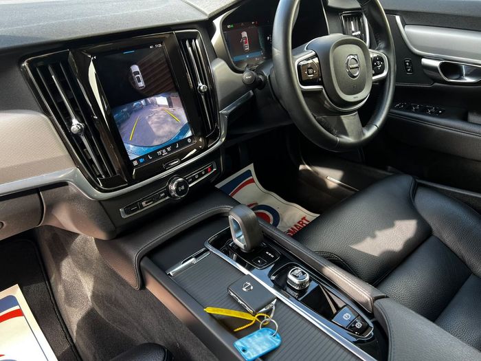 Volvo V90 2022