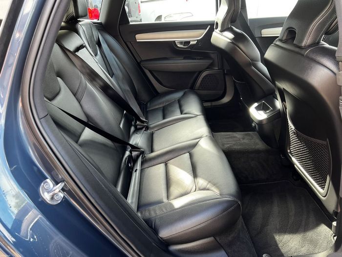 Volvo V90 2022