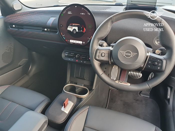 MINI HATCH 2026