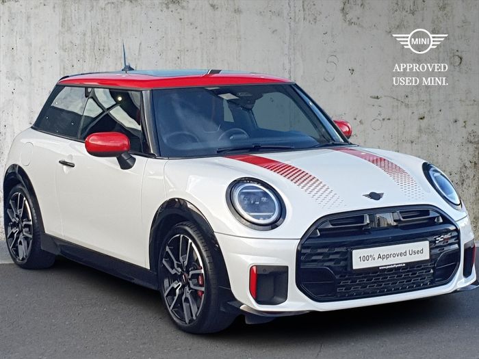 MINI HATCH 2026