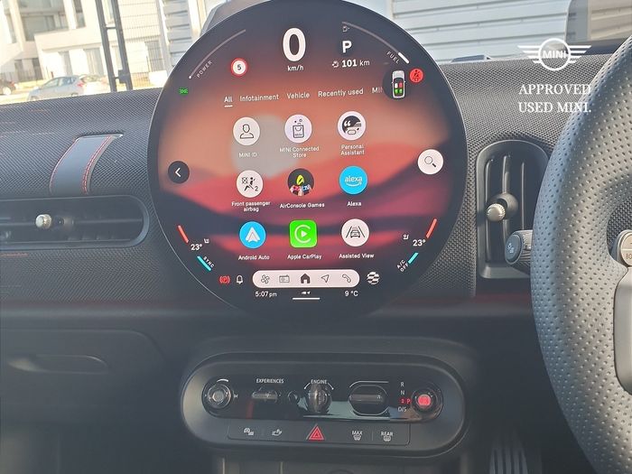 MINI HATCH 2026
