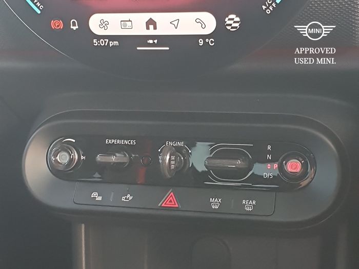 MINI HATCH 2026