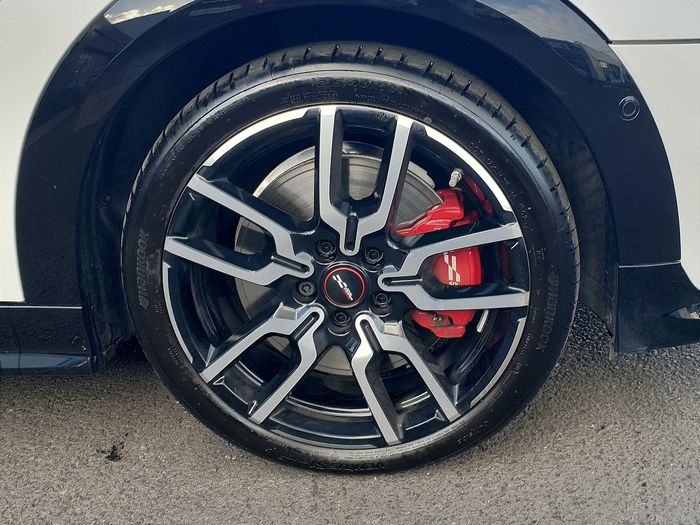 MINI HATCH 2026