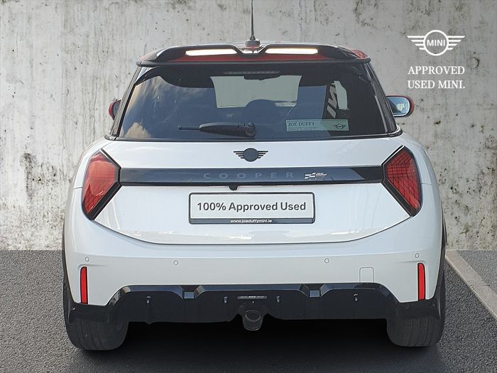 MINI HATCH 2026