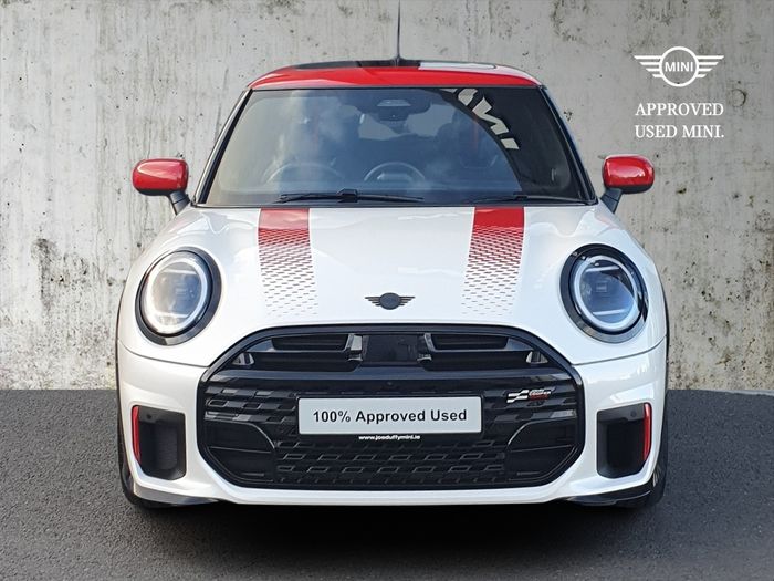 MINI HATCH 2026