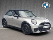 MINI HATCH 2026