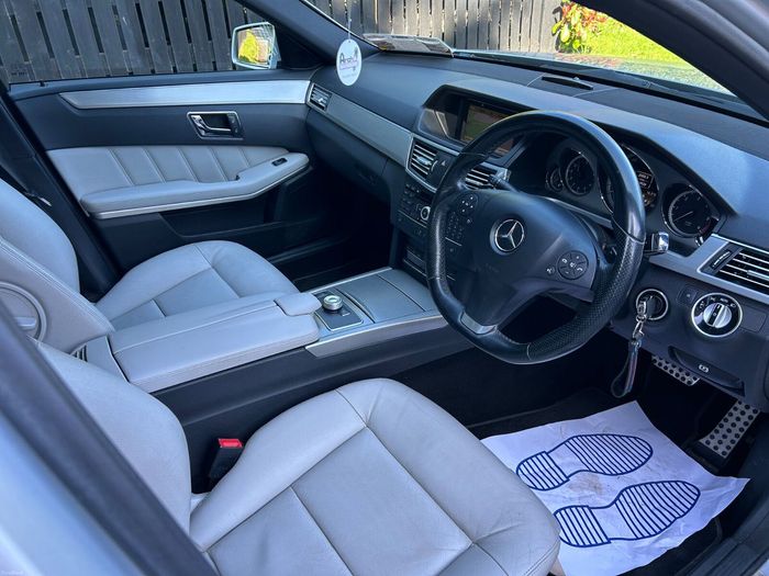 Mercedes-Benz E-Class 2011