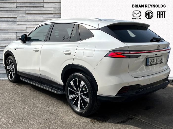 MG HS 2025