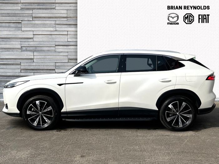MG HS 2025