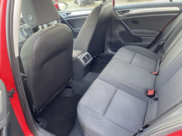 Volkswagen Golf 2021