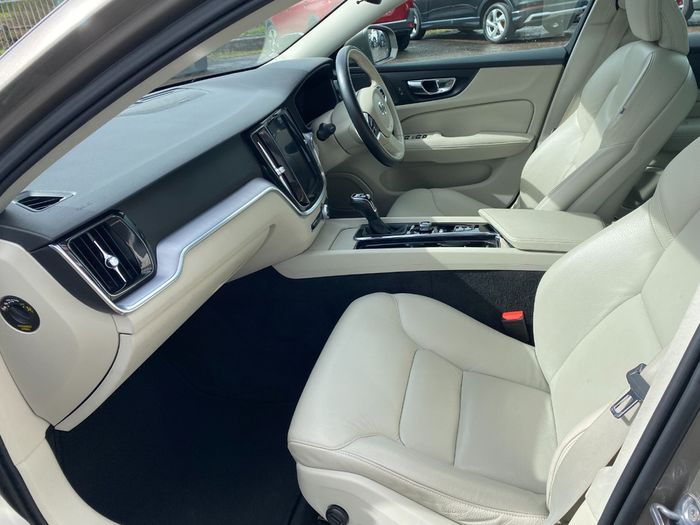 Volvo V60 2019