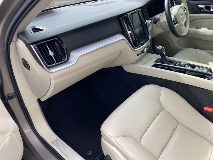 Volvo V60 2019