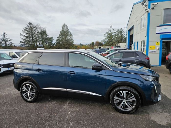 Peugeot 5008 2023