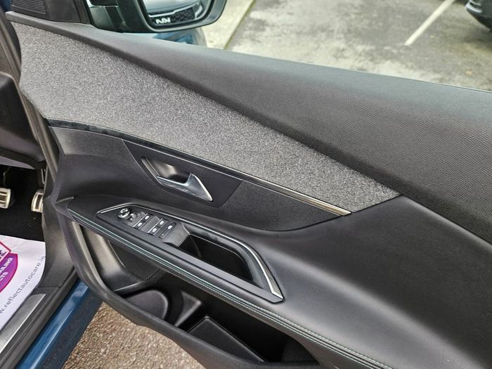 Peugeot 5008 2023