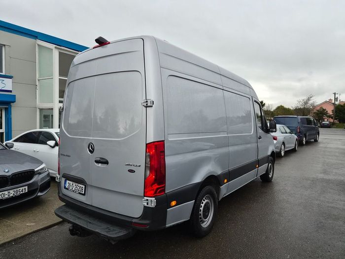 Mercedes-Benz Sprinter 2021