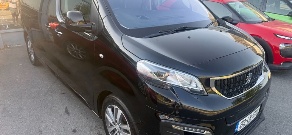 Peugeot Traveller 2021