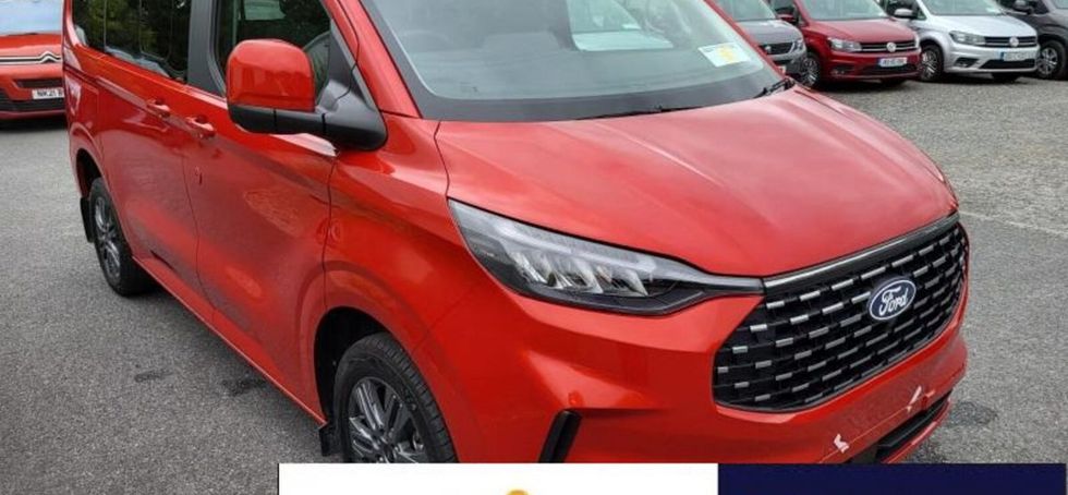 Ford Tourneo Custom 2025