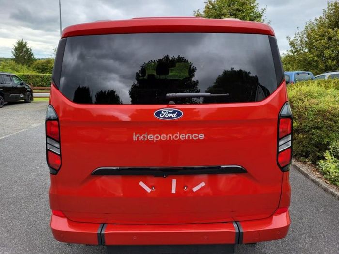 Ford Tourneo Custom 2025